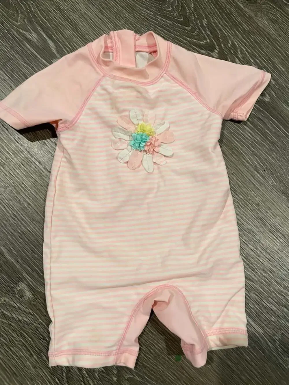 Size 6-9 months H&M Baby Girls Short Sleeve Floral Stripe Swimsuit Romper